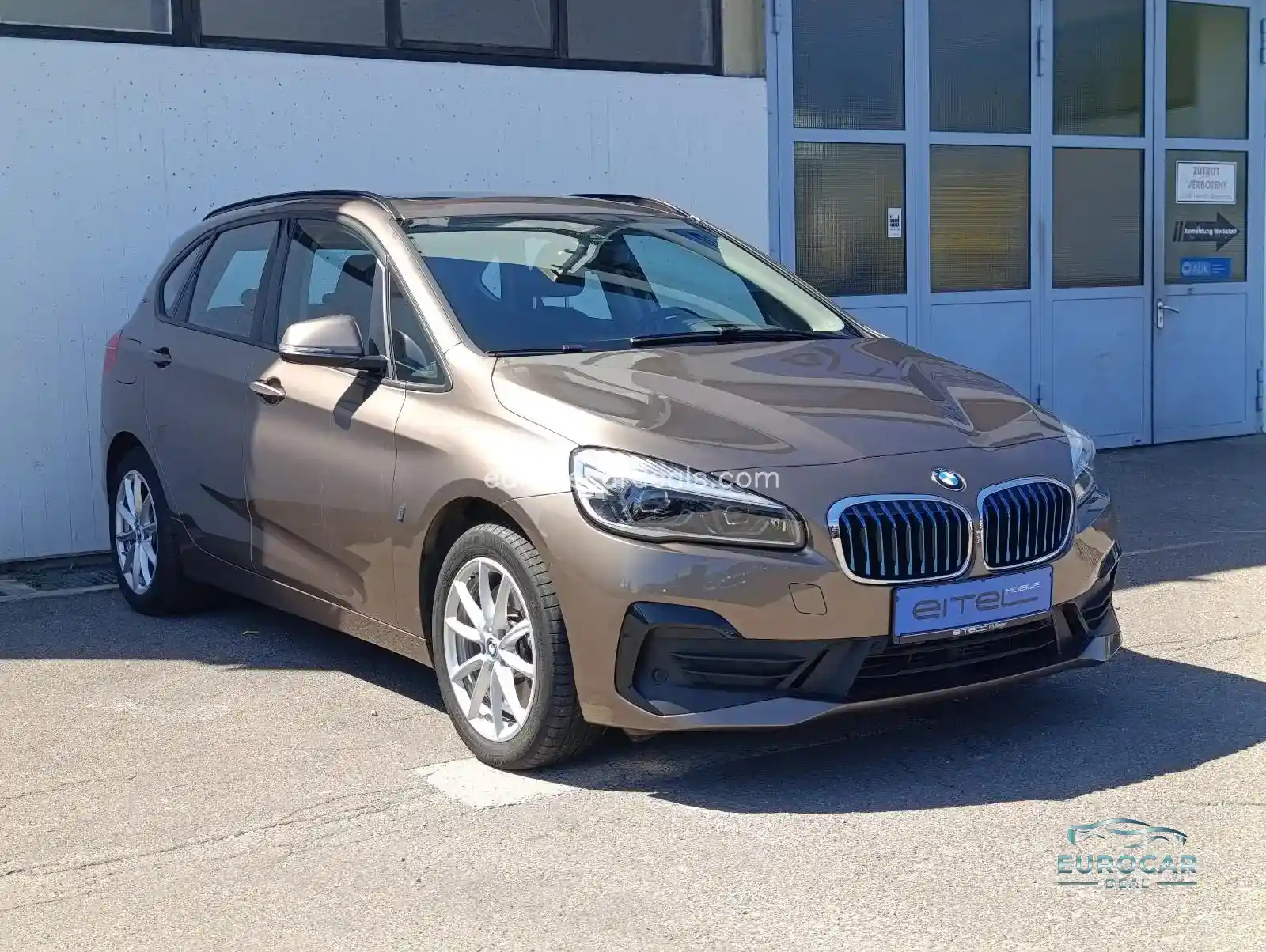 BMW 225
