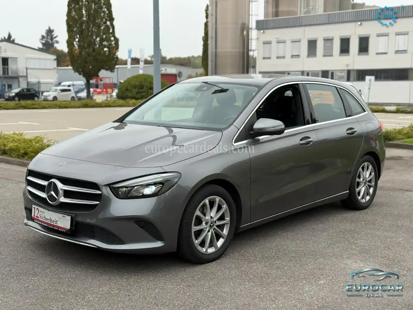 Mercedes-Benz B 180
