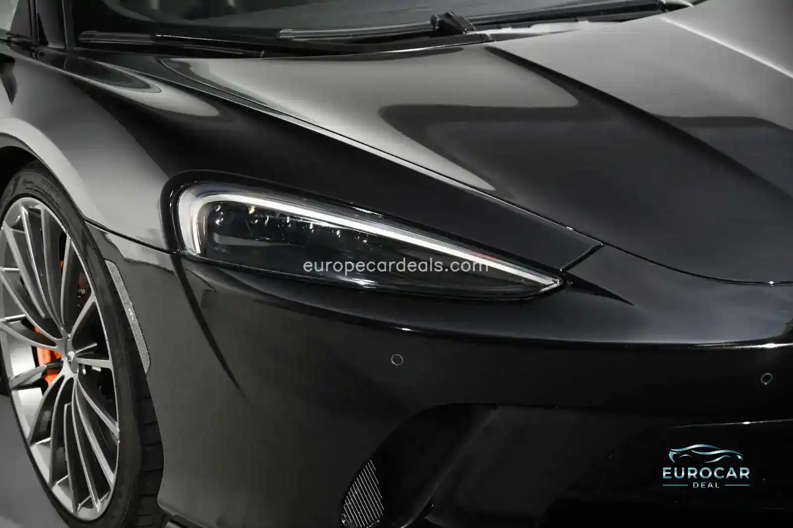 McLaren GT