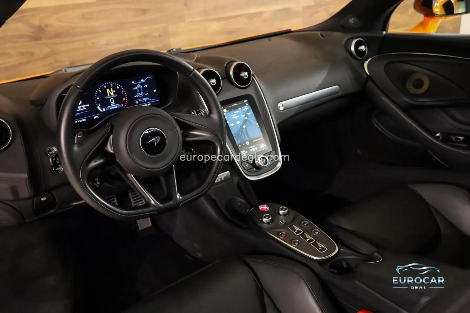 McLaren GT