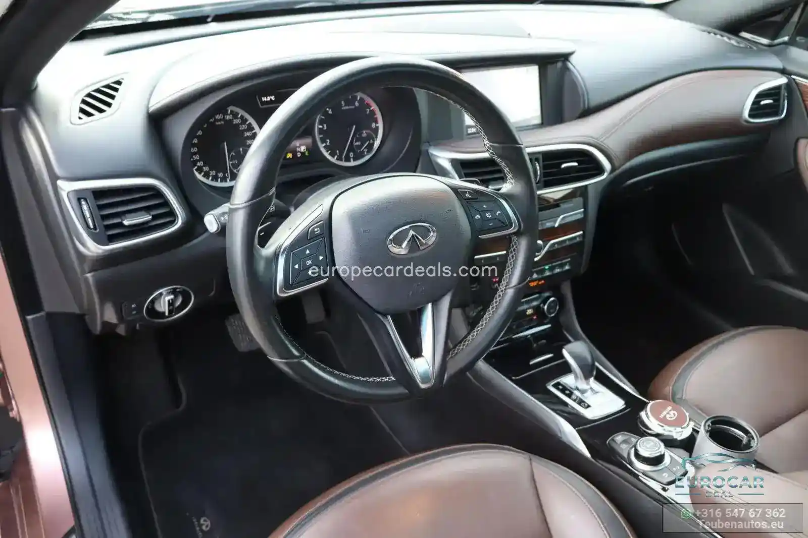 Infiniti Q30
