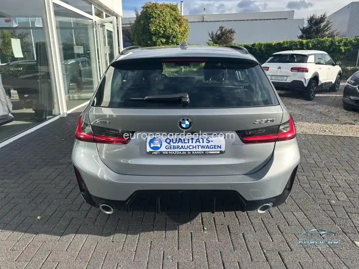 BMW 330
