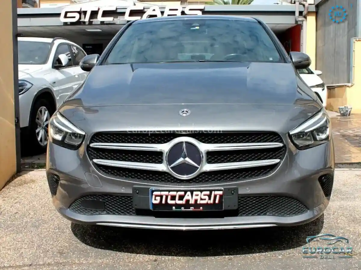 Mercedes-Benz B 180