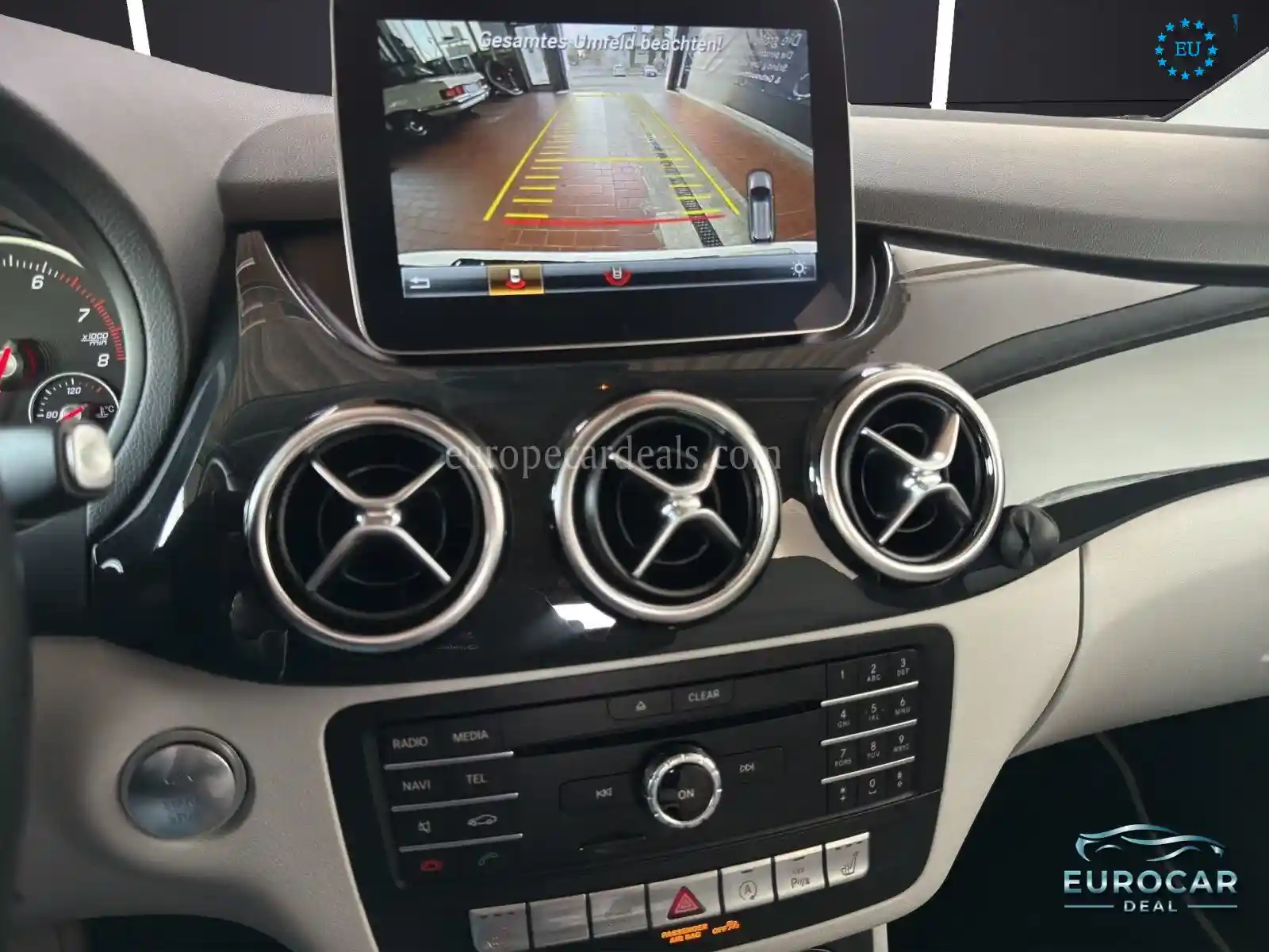 Mercedes-Benz B 180