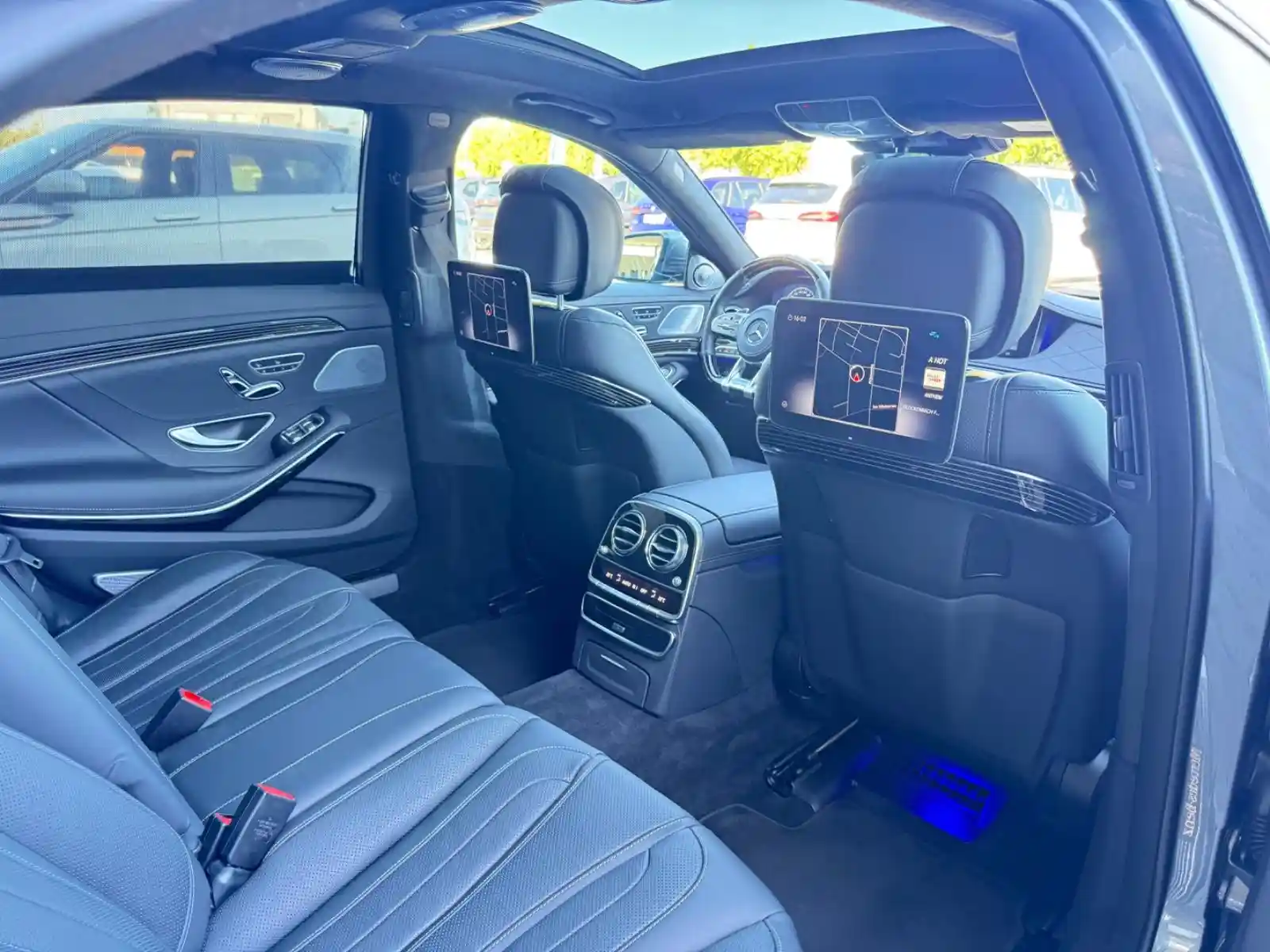 Mercedes-Benz S 560