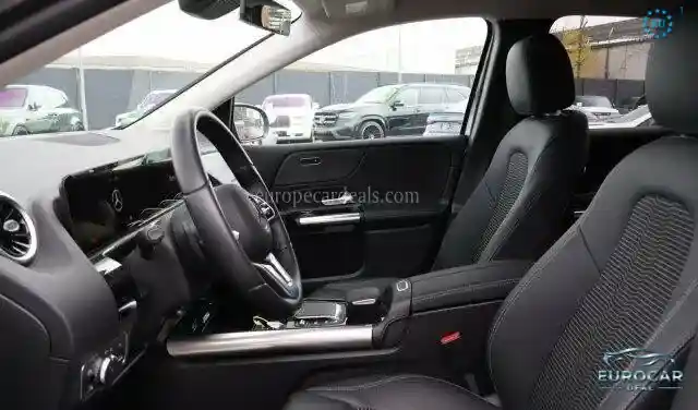 Mercedes-Benz B 220