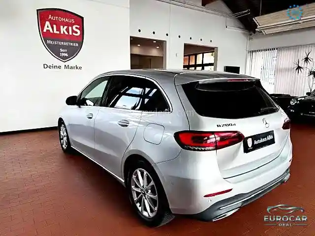 Mercedes-Benz B 200