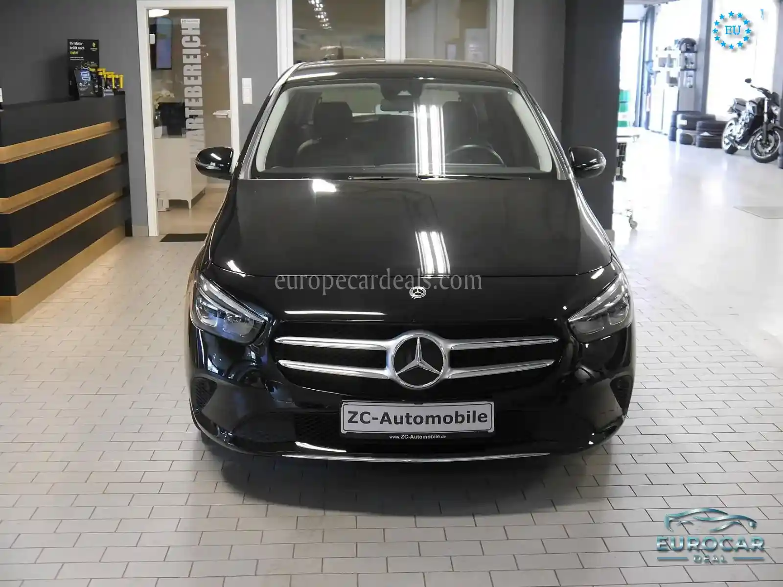 Mercedes-Benz B 180