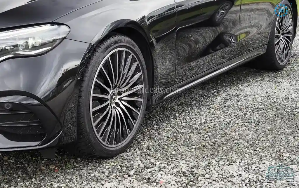 Mercedes-Benz E 200