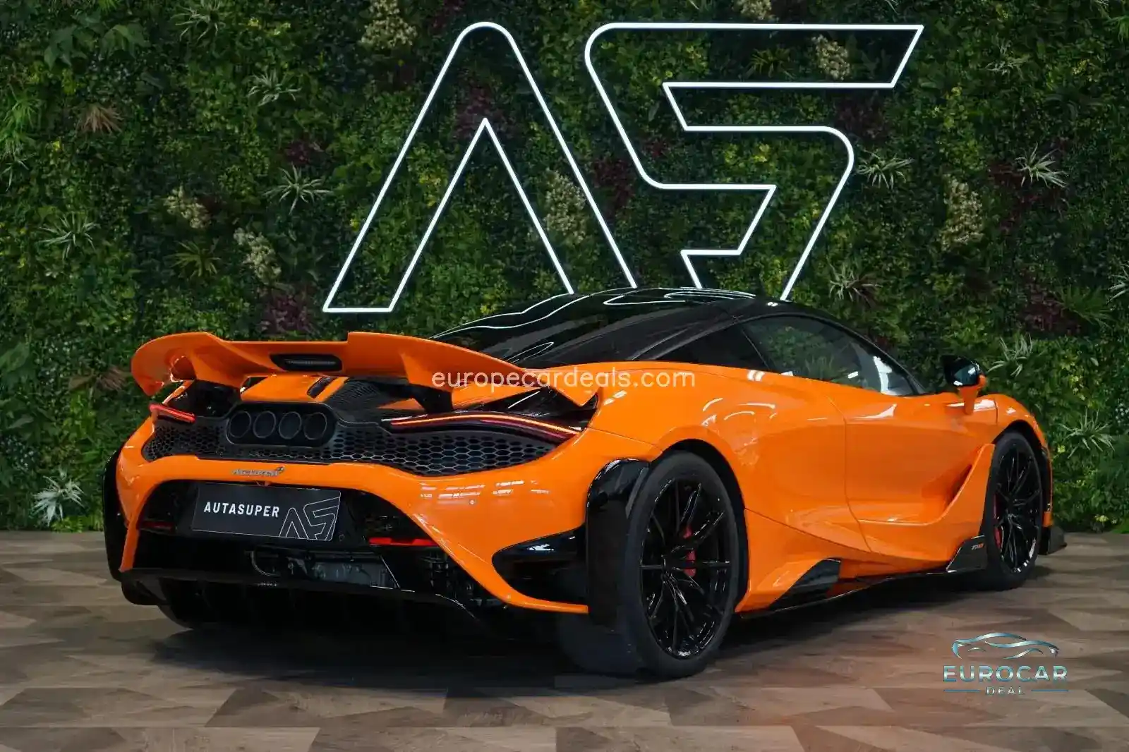 McLaren 765LT
