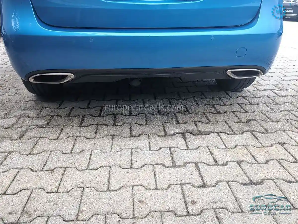 Mercedes-Benz B 220