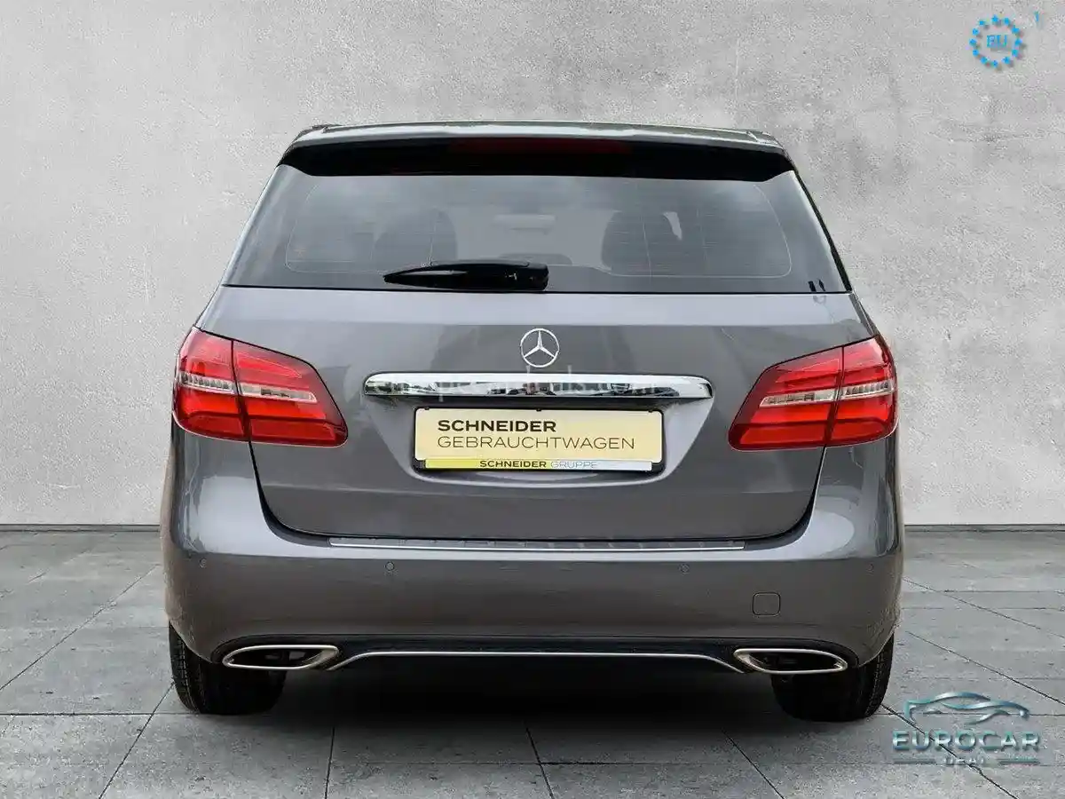 Mercedes-Benz B 180