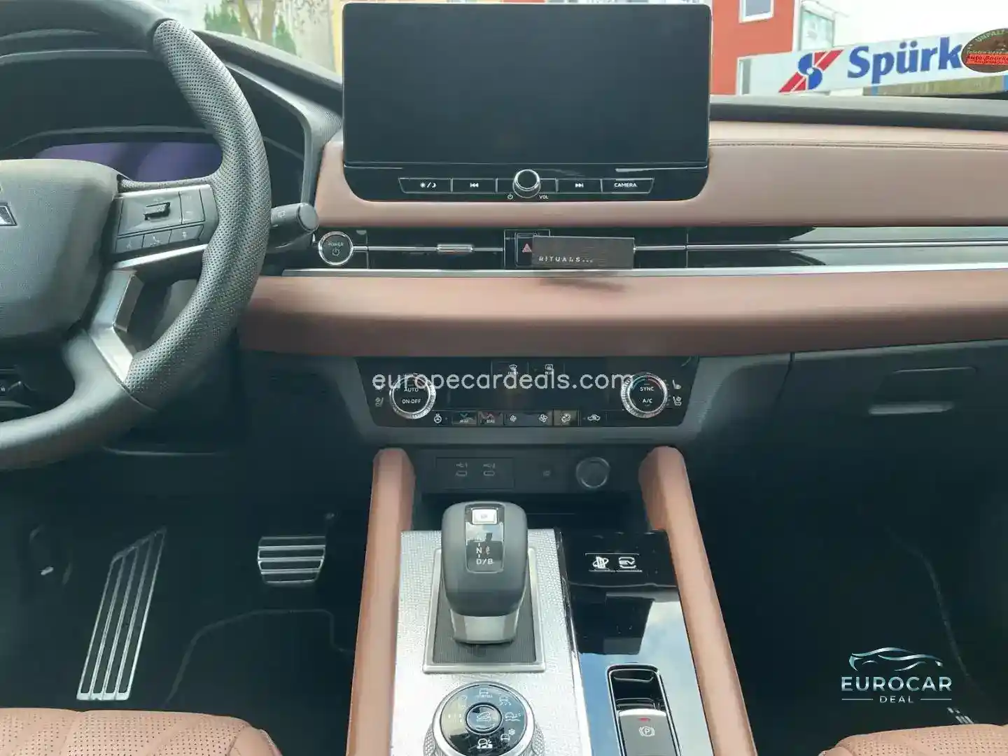 Mitsubishi Plug-in Hybrid Outlander