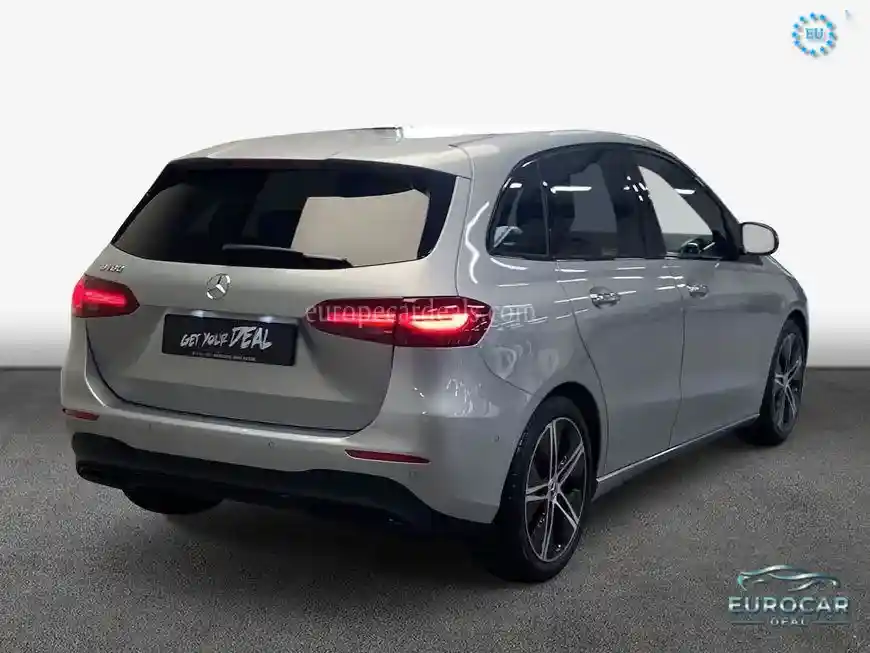 Mercedes-Benz B 180
