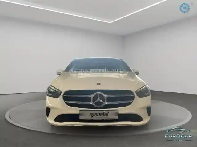 Mercedes-Benz B 180