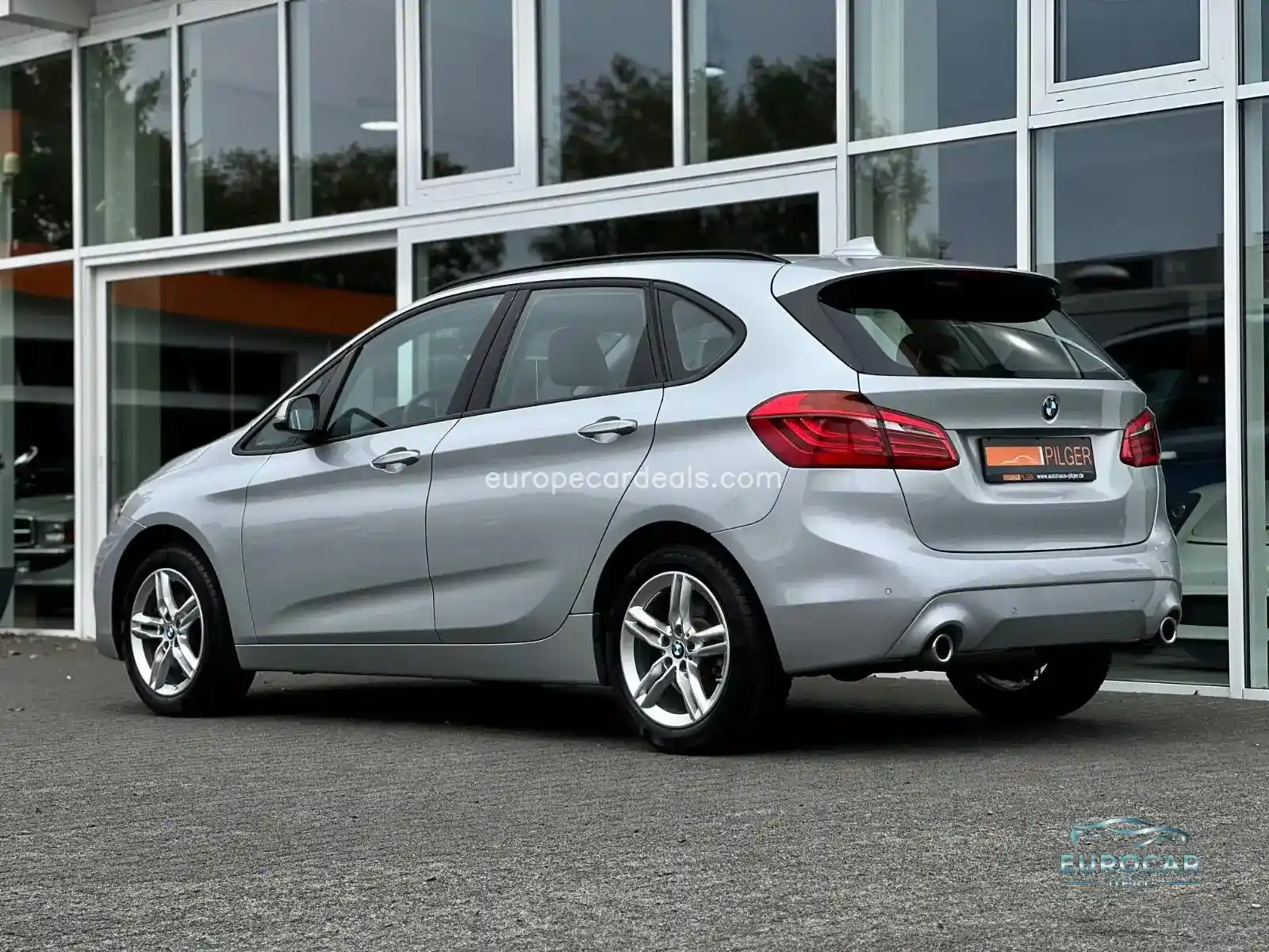 BMW 218