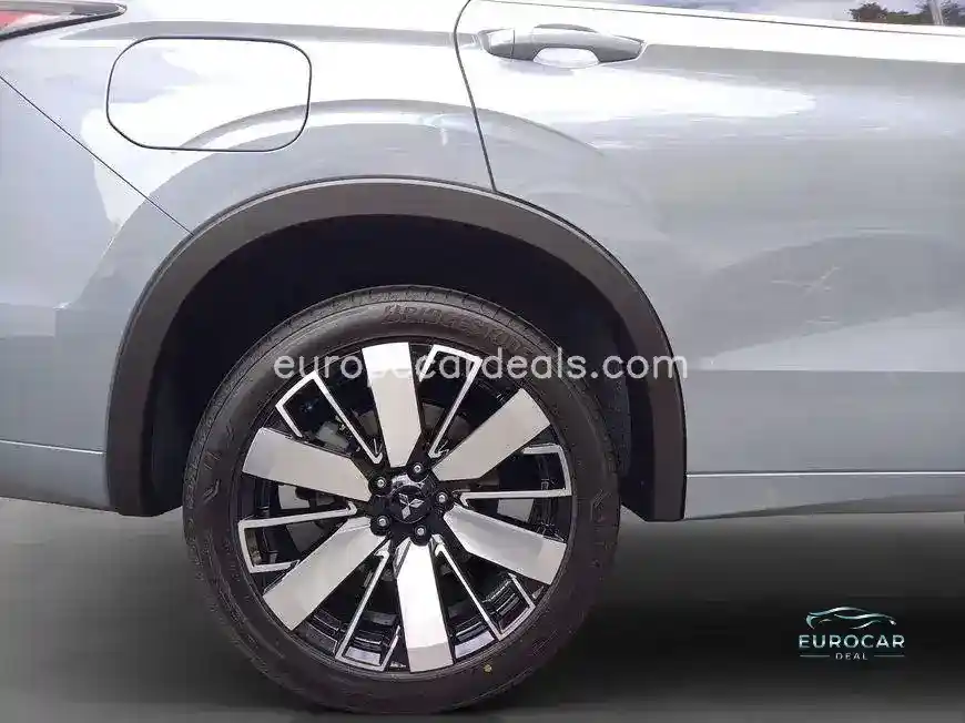 Mitsubishi Plug-in Hybrid Outlander
