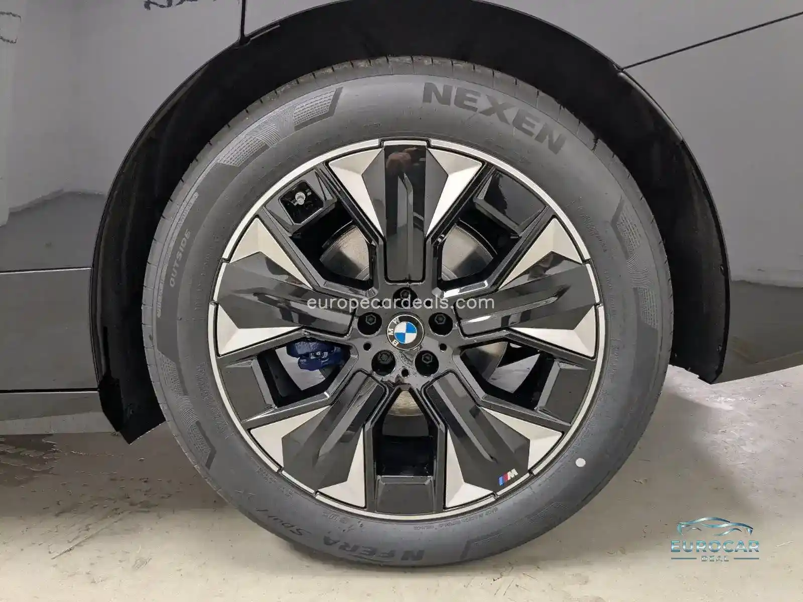 BMW iX