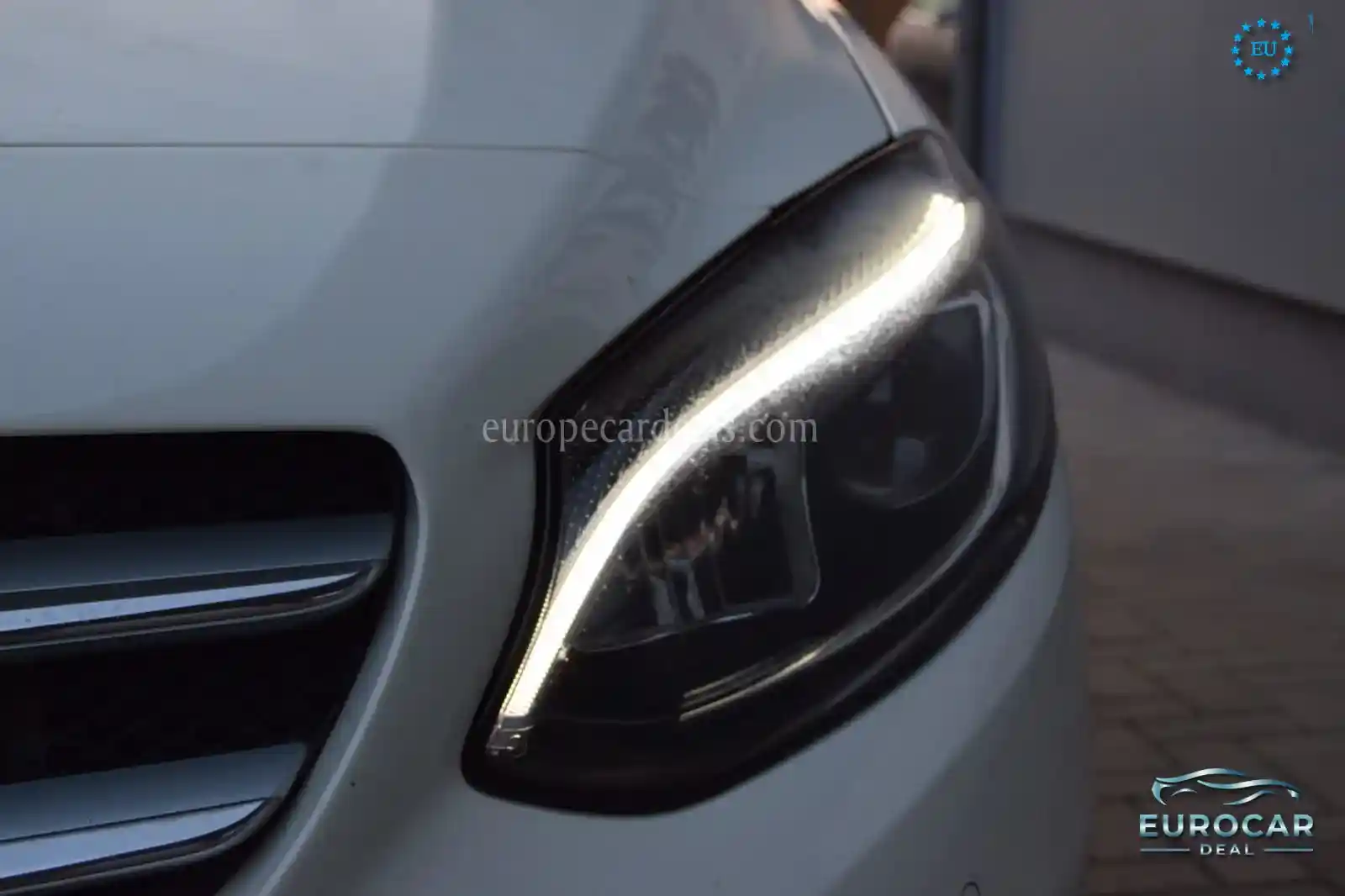 Mercedes-Benz B 180