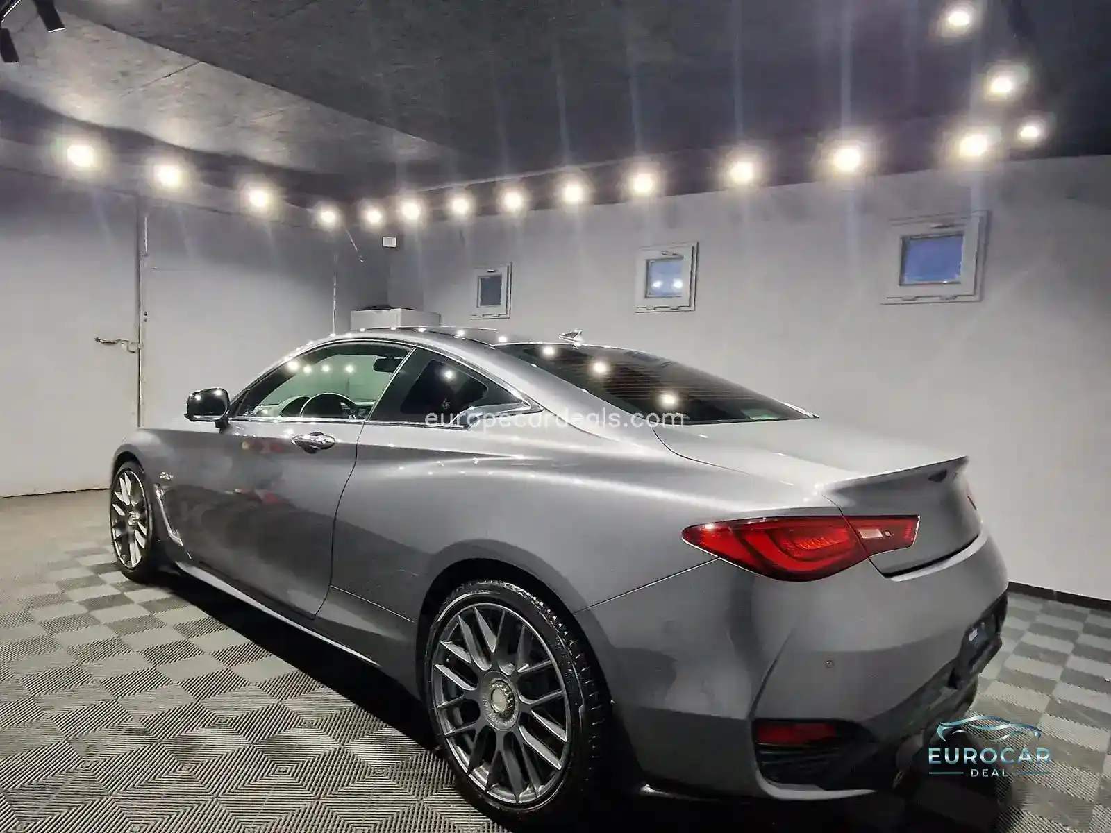 Infiniti Q60