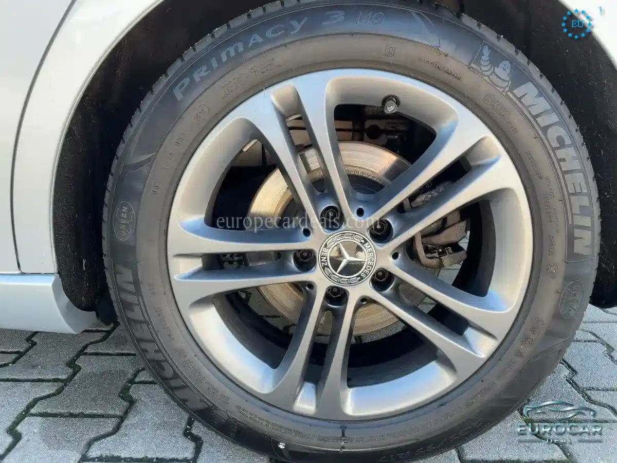 Mercedes-Benz B 220