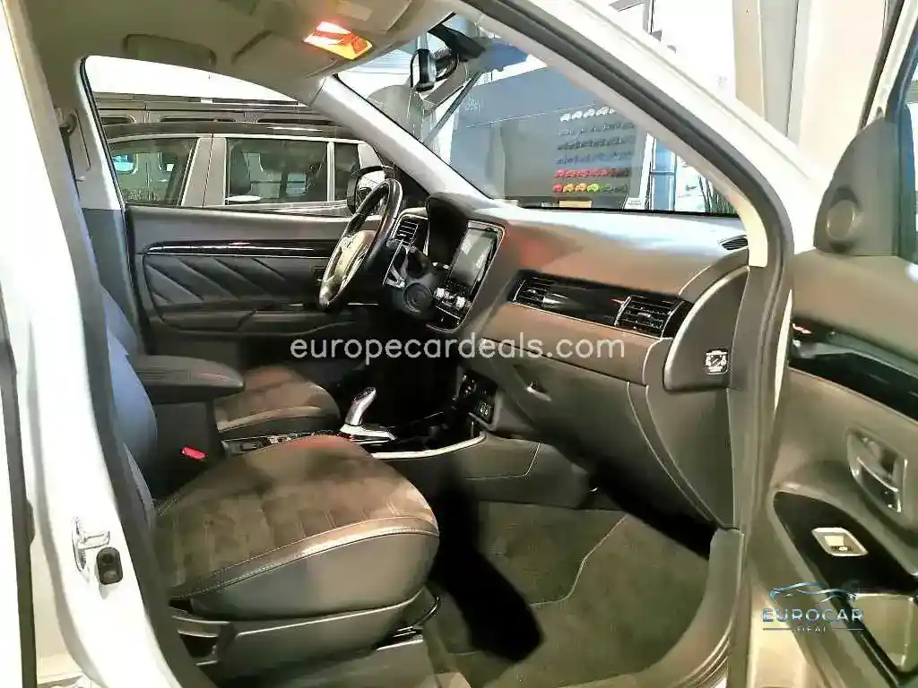 Mitsubishi Plug-in Hybrid Outlander
