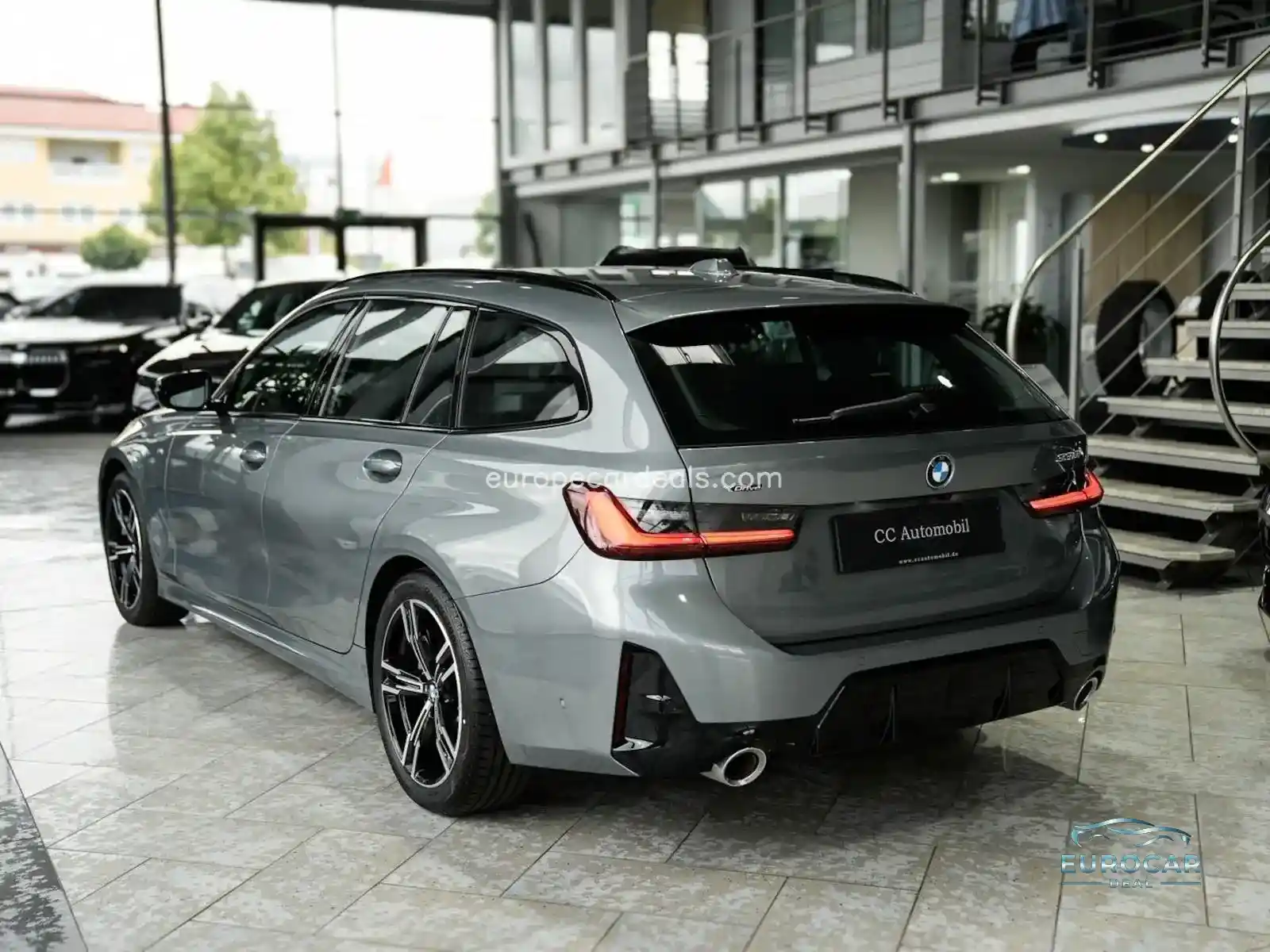 BMW 330