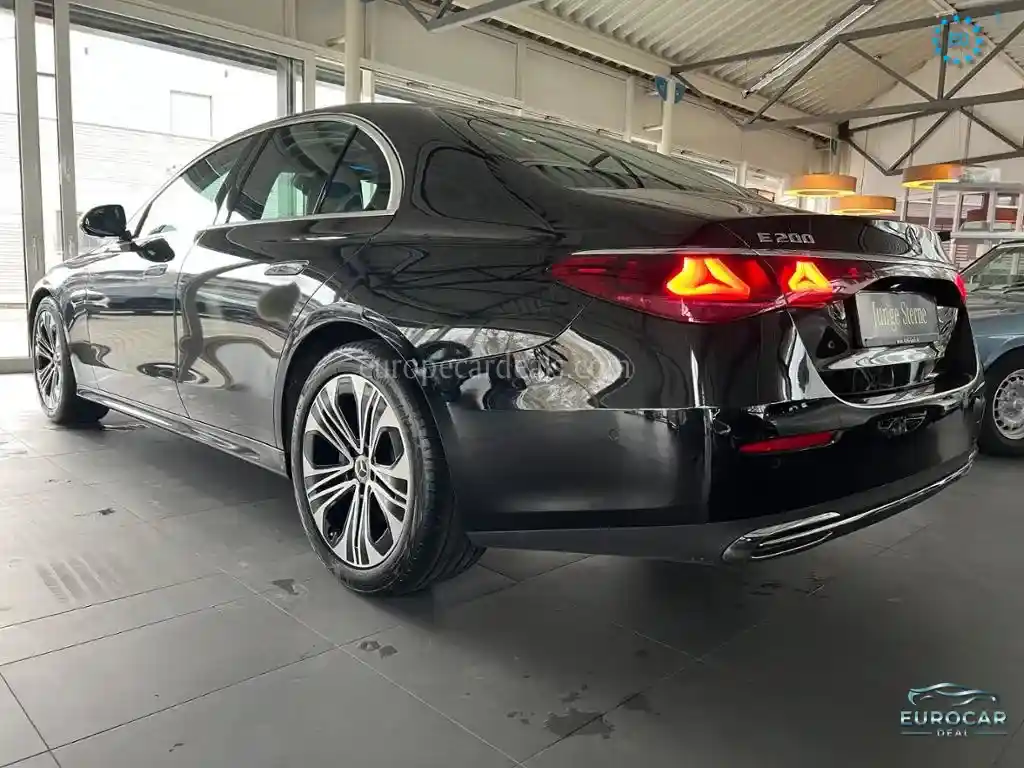 Mercedes-Benz E 200