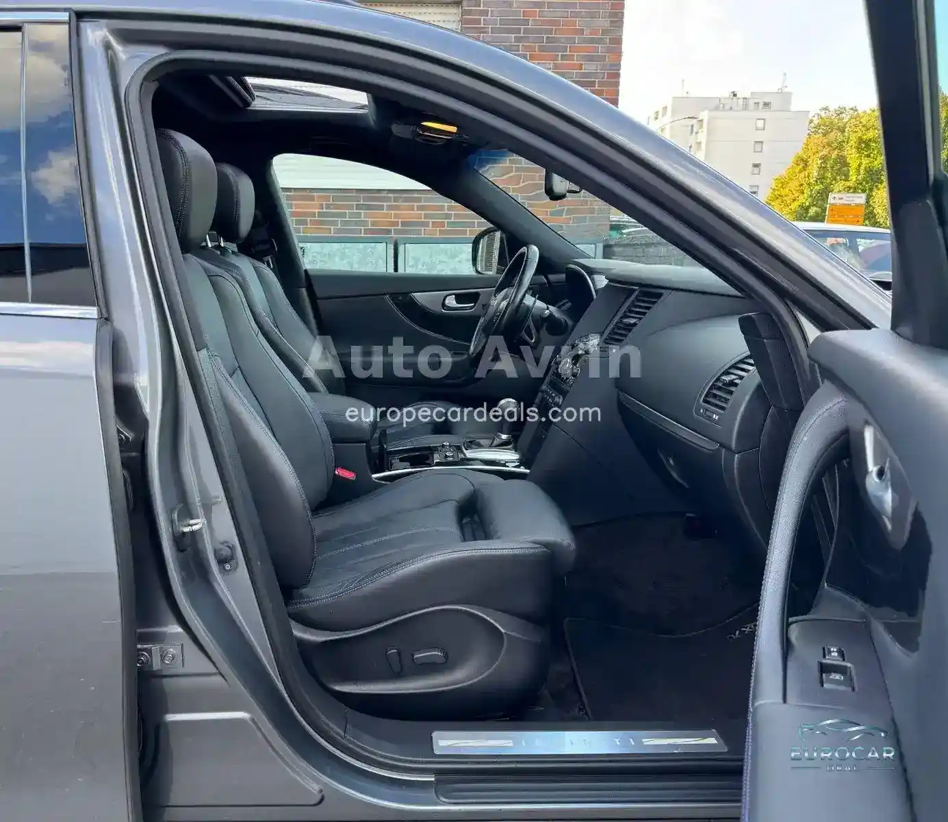 Infiniti QX70