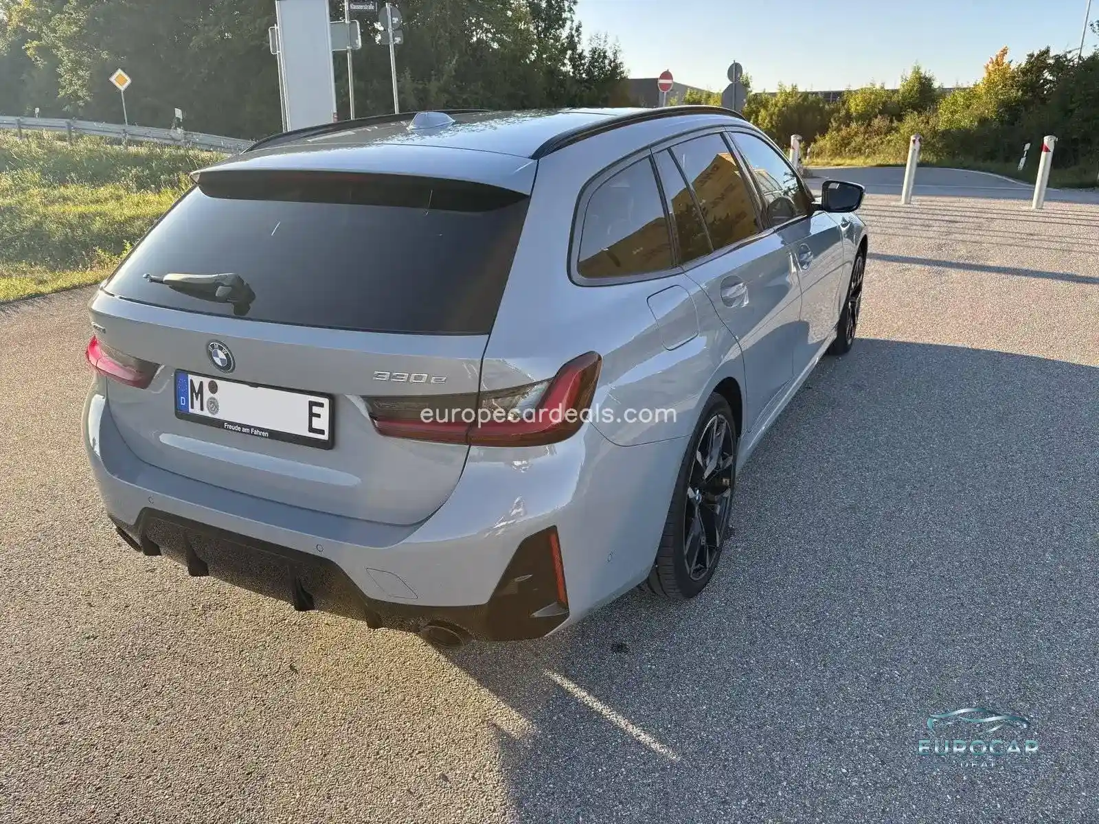 BMW 330