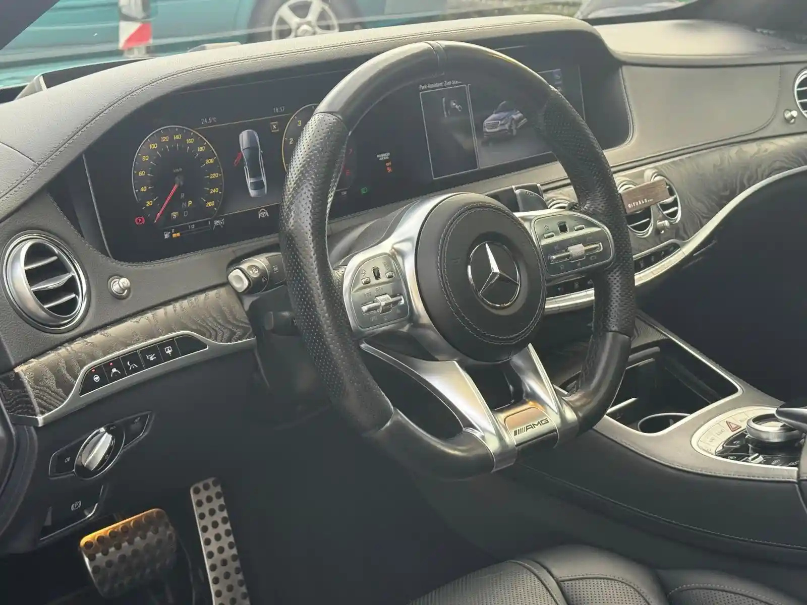 Mercedes-Benz S 560