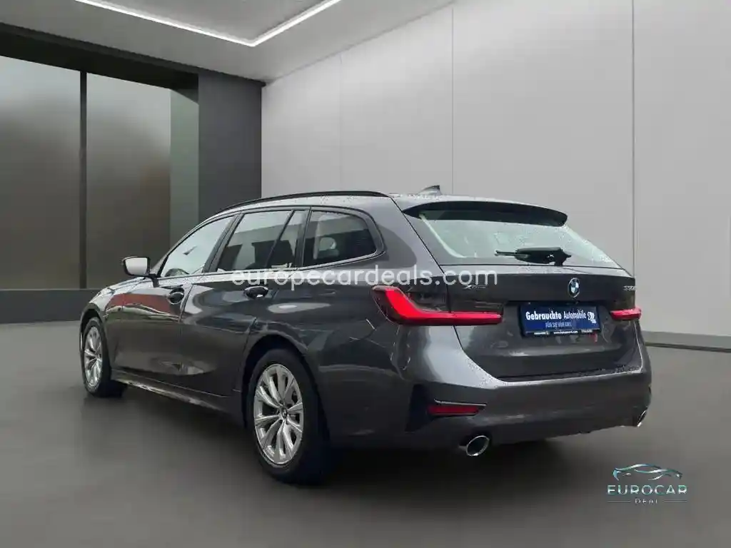 BMW 330