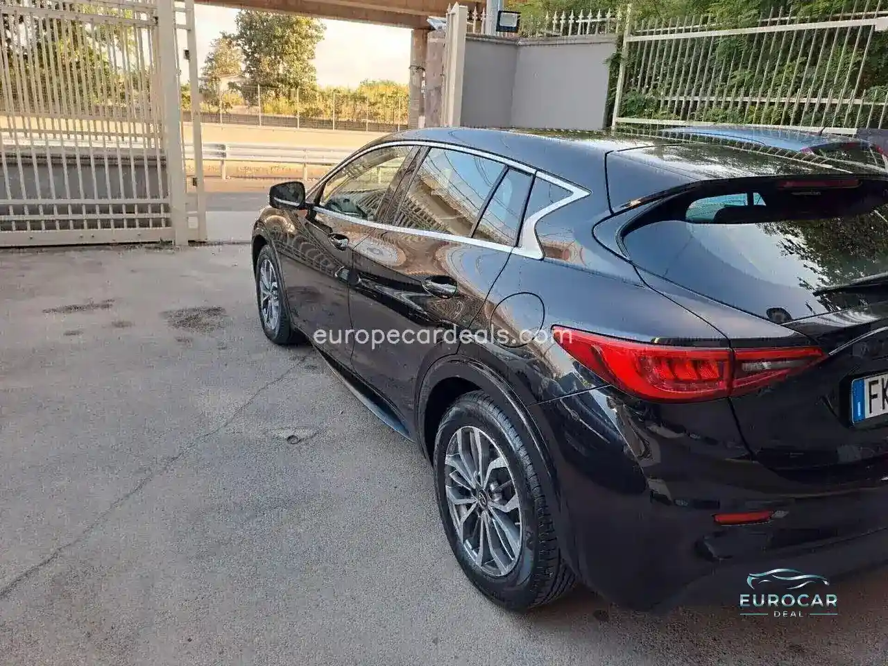 Infiniti Q30