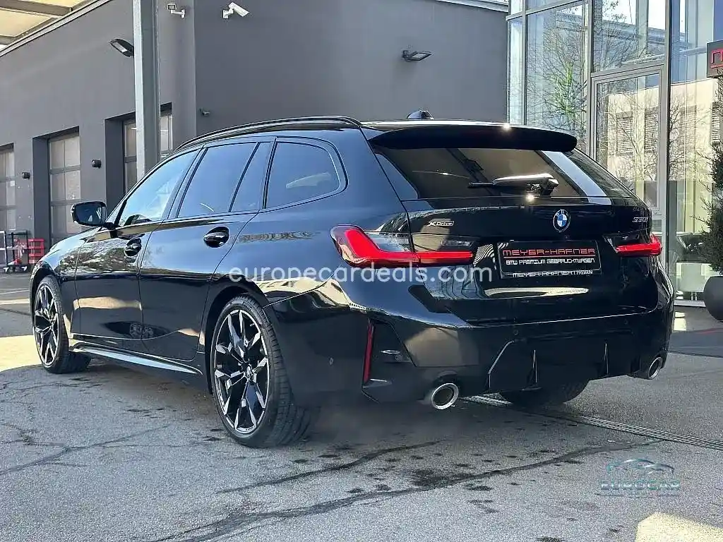 BMW 330