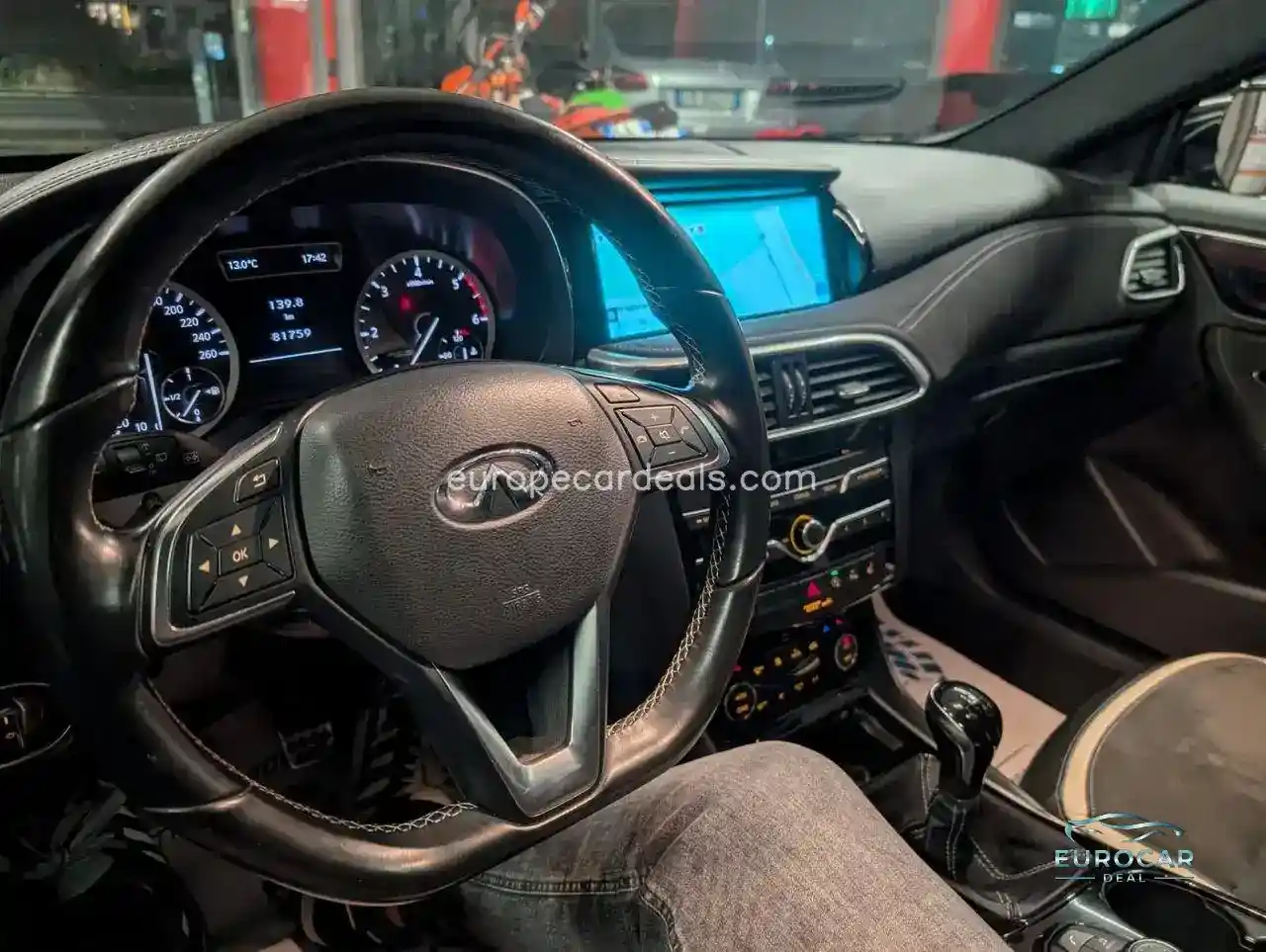 Infiniti Q30