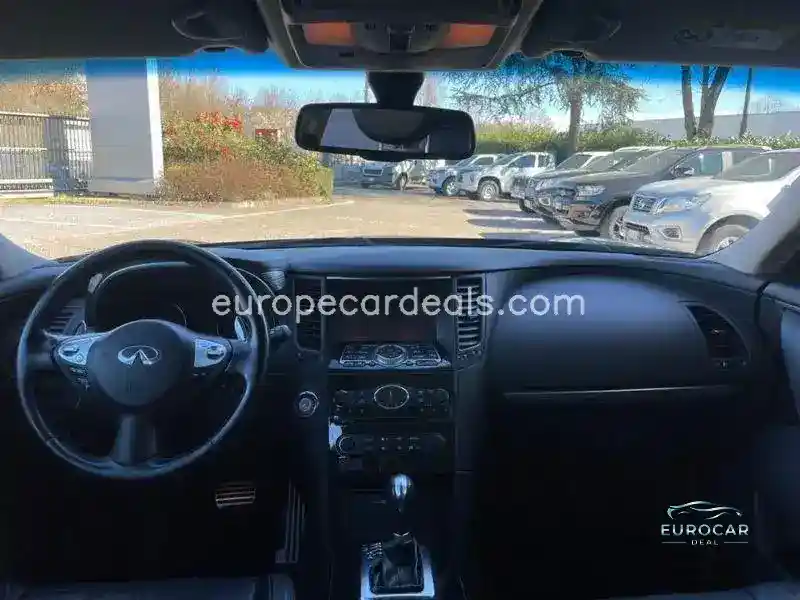 Infiniti QX70