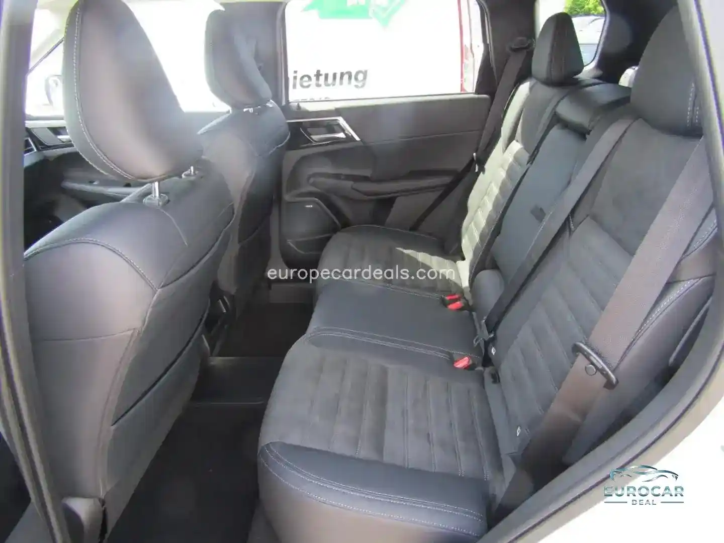 Mitsubishi Plug-in Hybrid Outlander