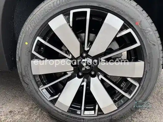 Mitsubishi Plug-in Hybrid Outlander