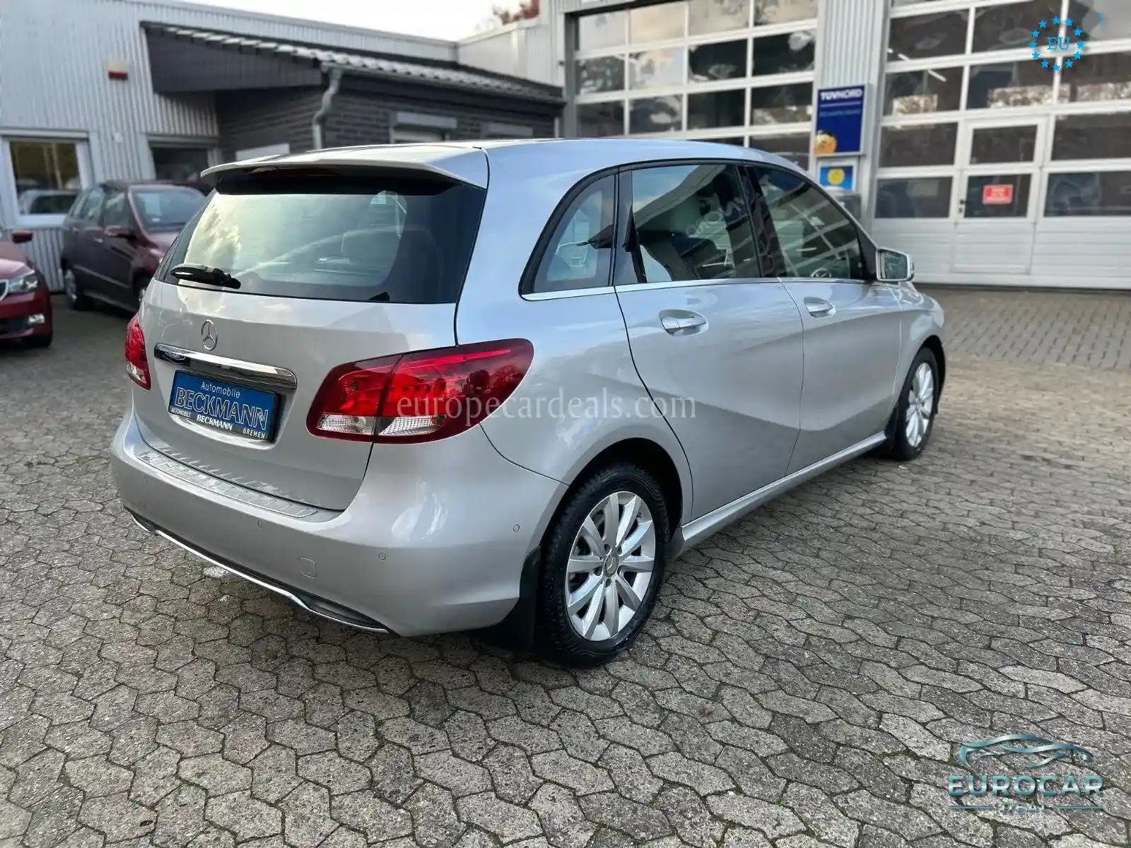 Mercedes-Benz B 180