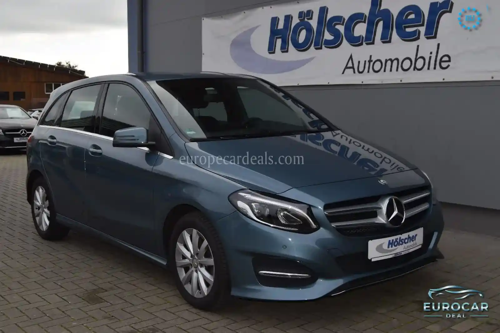 Mercedes-Benz B 180