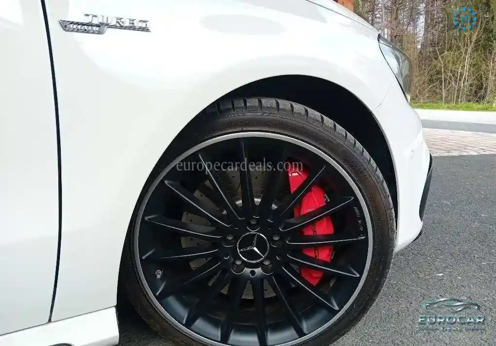 Mercedes-Benz A 45 AMG