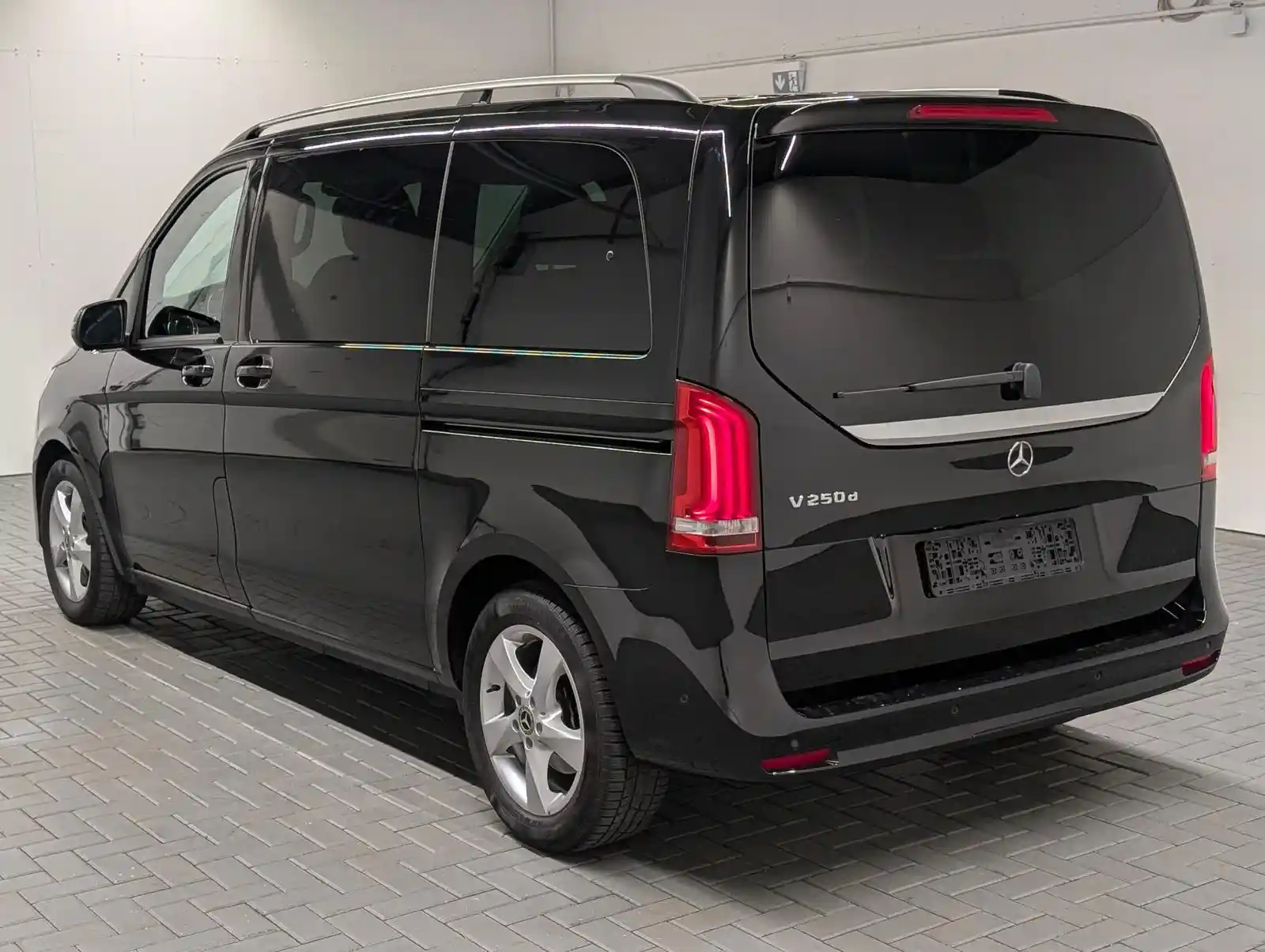 Mercedes-Benz V 250