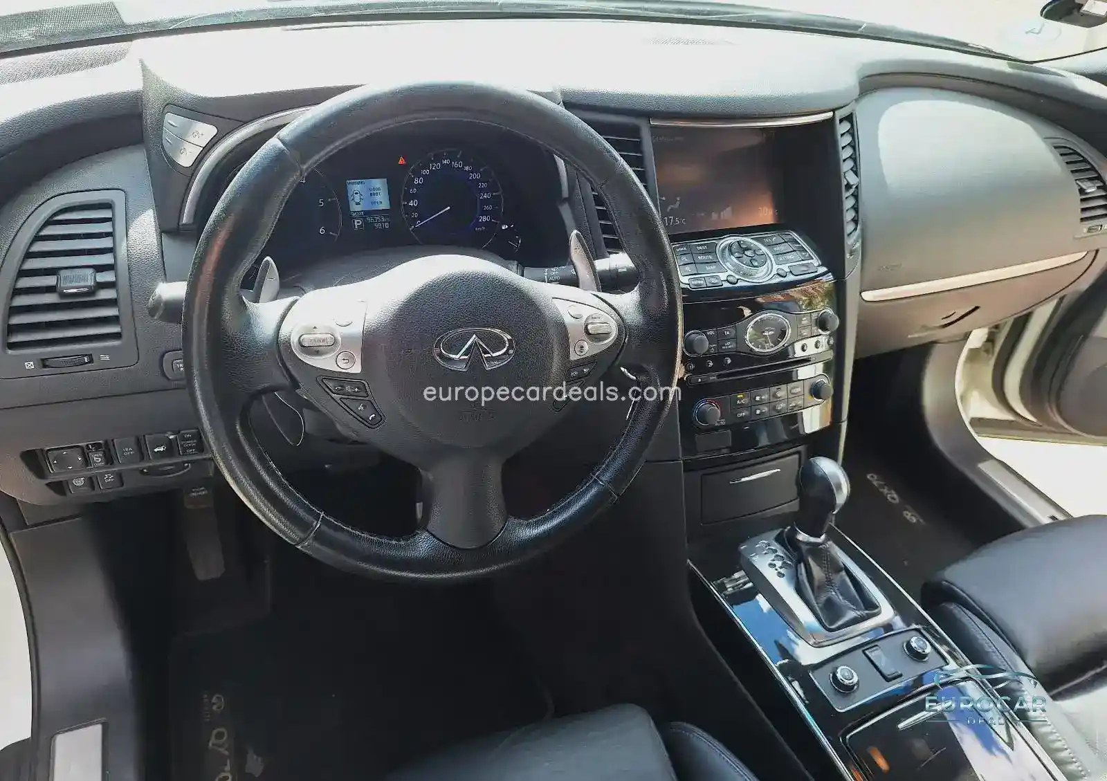 Infiniti QX70