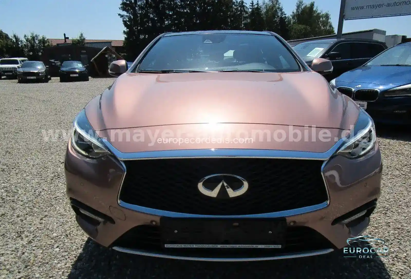 Infiniti Q30