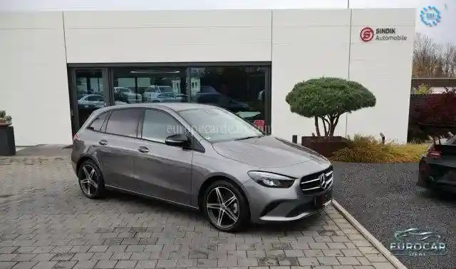 Mercedes-Benz B 220
