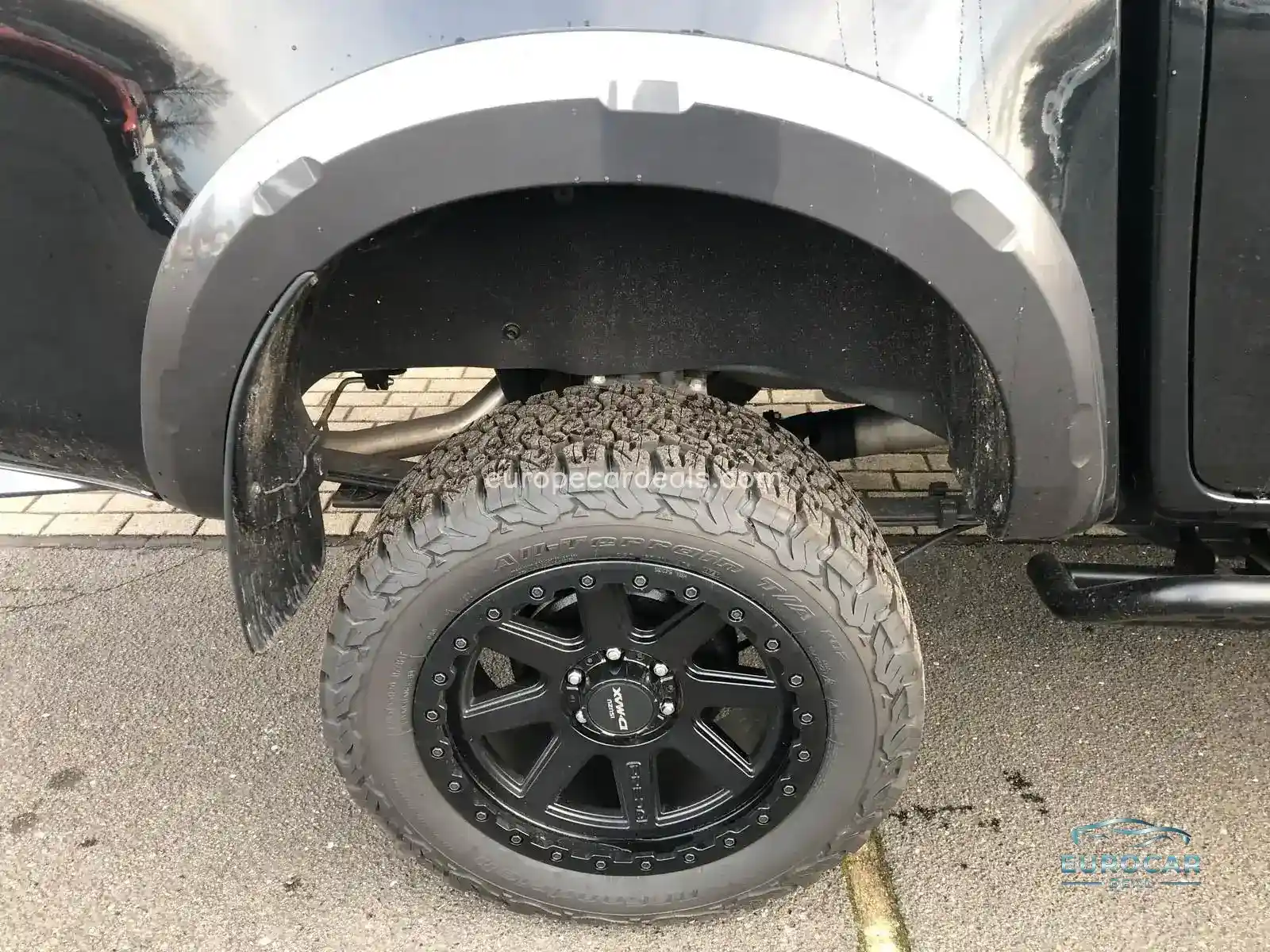 Double Cab V-Cross AT ” BAD-MAX “