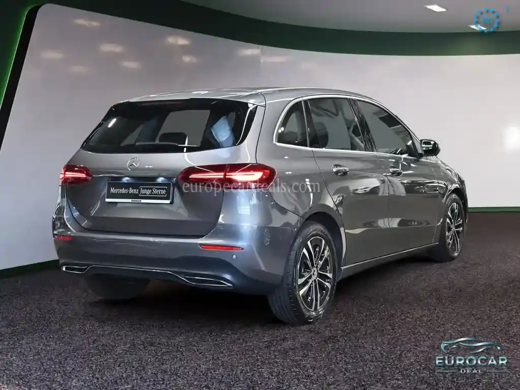 Mercedes-Benz B 180