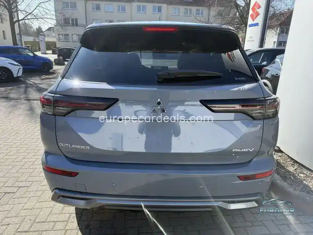 Mitsubishi Plug-in Hybrid Outlander