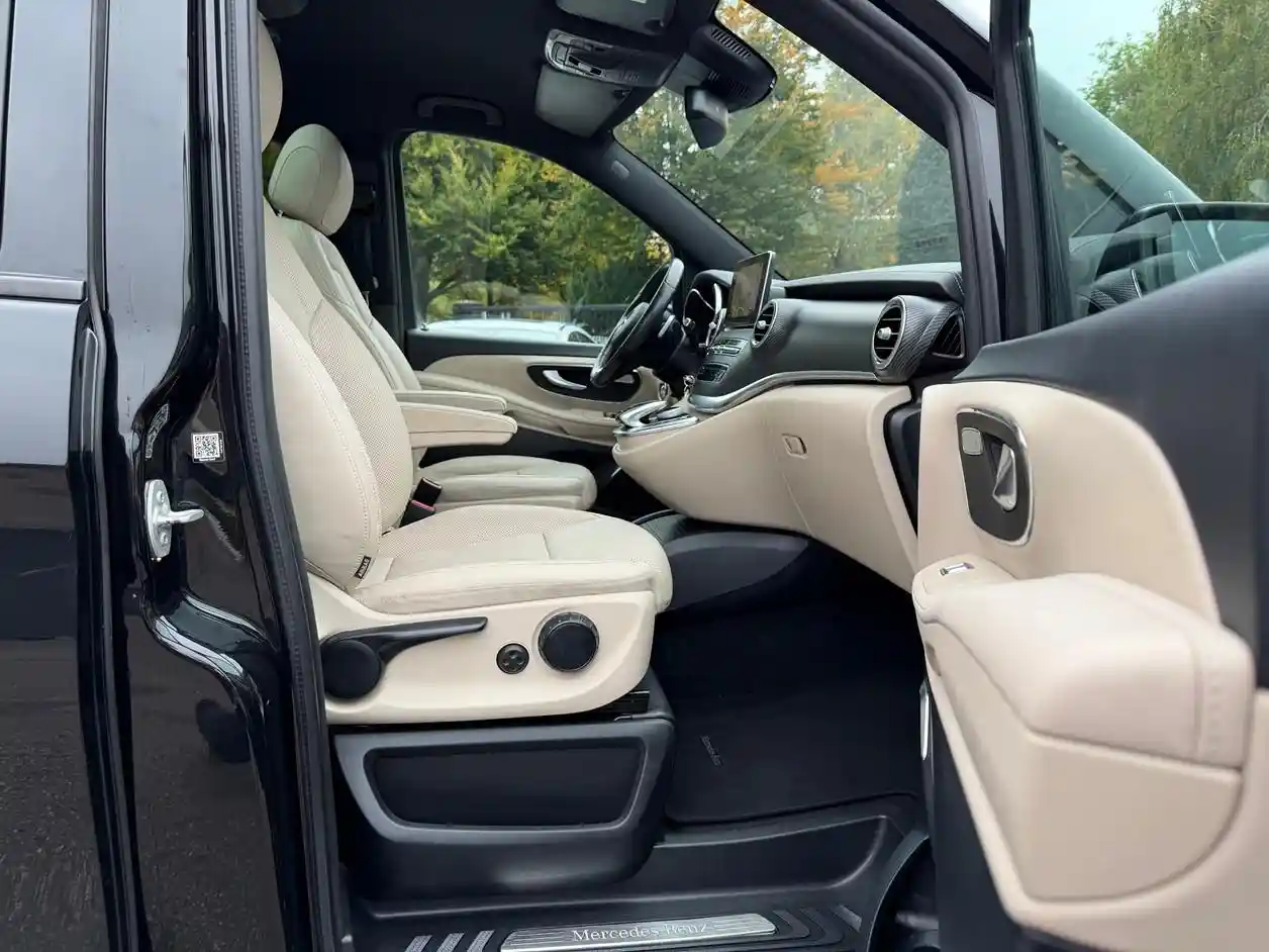 Mercedes-Benz V 250