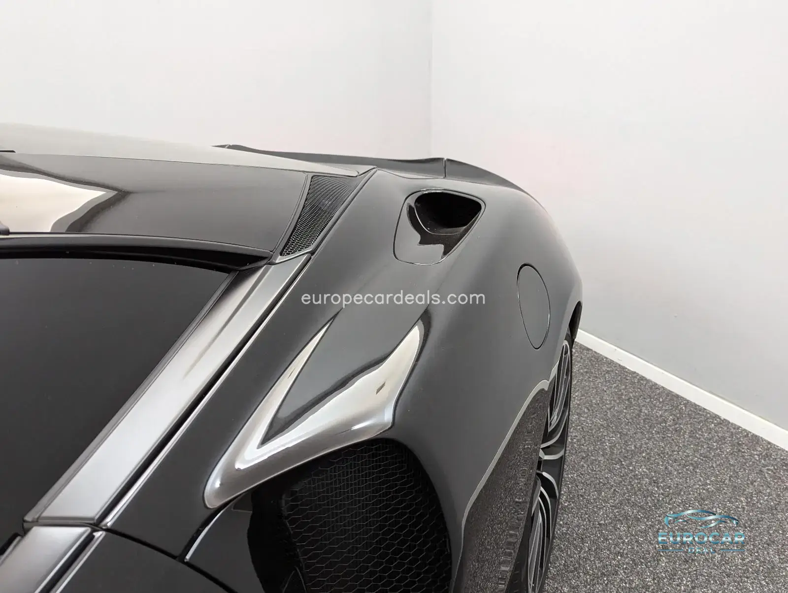 McLaren GT